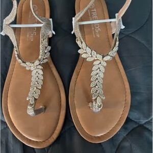 Elegant Gold Leaf Women's Sandals